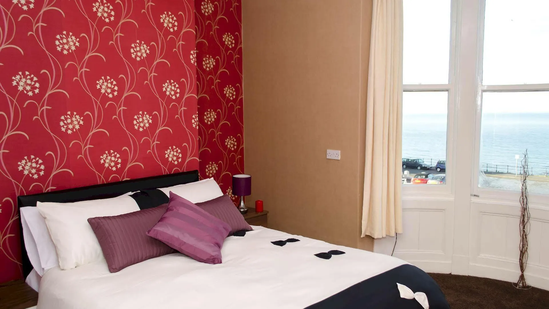 Carlton Residence سكرابورو فندق